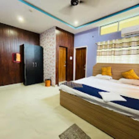 Hotel Royal Palace Bongara Kaharpara 外观 照片